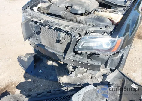 2014 Chrysler 300 S z USA, uszkodzony, nr VIN 2C3CCABG7EH264604